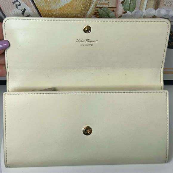 Salvatore Ferragamo Studded Bow Leather Continental Wallet 🤩 - Picture 5 of 17